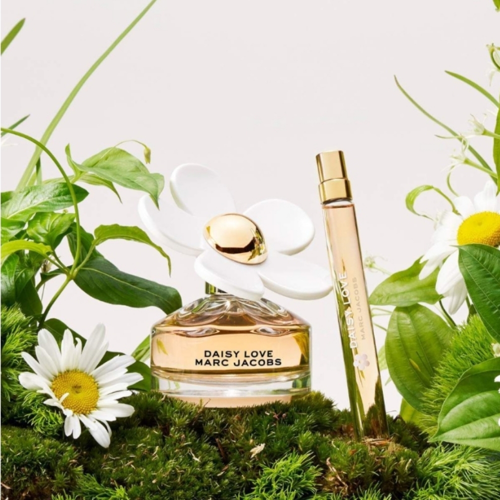 💋HOST PICK💋NIB Daisy Love by Marc Jacobs E.D.T.-50ML/ 1.7FL OZ - Picture 3 of 9